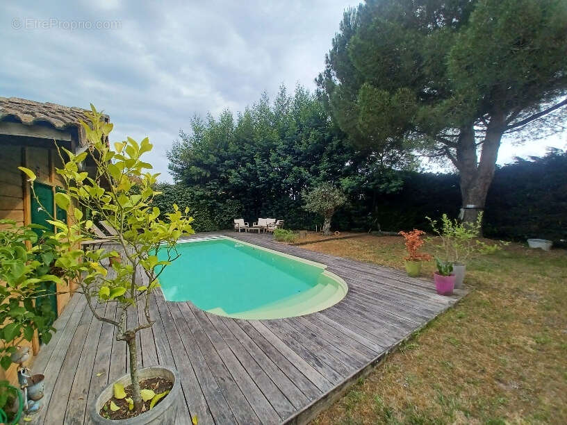 Maison à AMBARES-ET-LAGRAVE