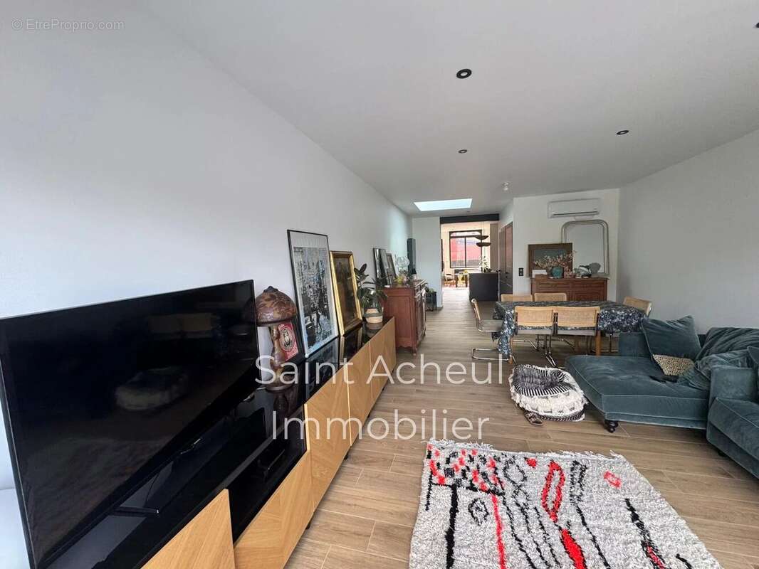 Quartier Saint Acheul / Maison avec Jardin en Retrait de Rue - photo 5