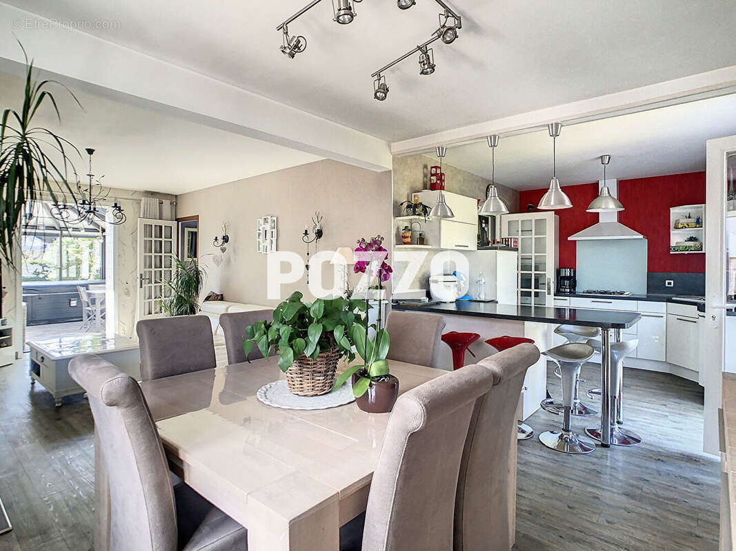 Maison à BRICQUEVILLE-LA-BLOUETTE