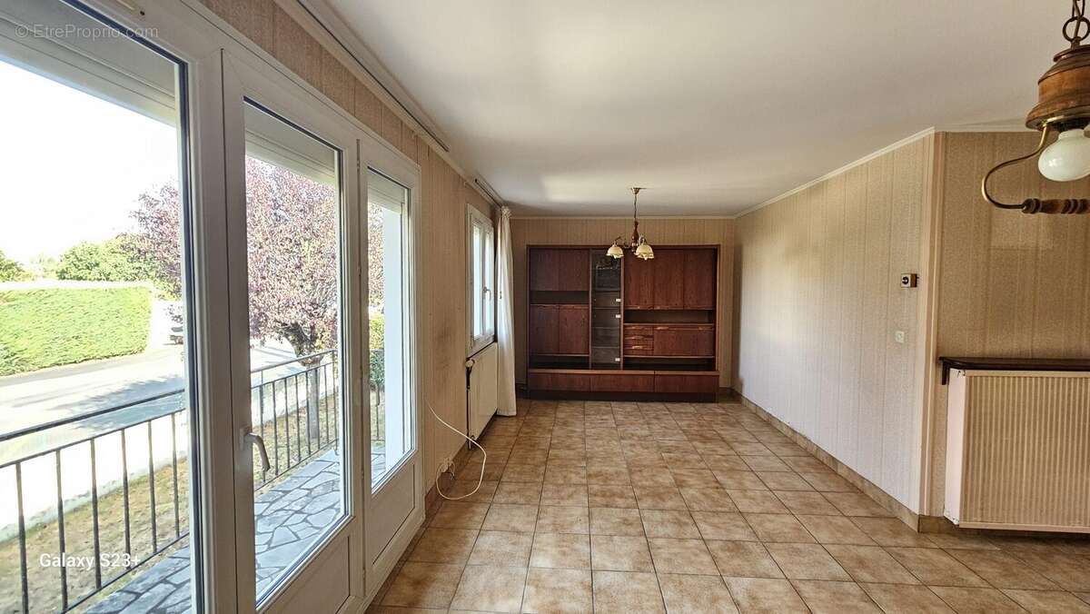 Maison 93 m² à Niort  - photo 4