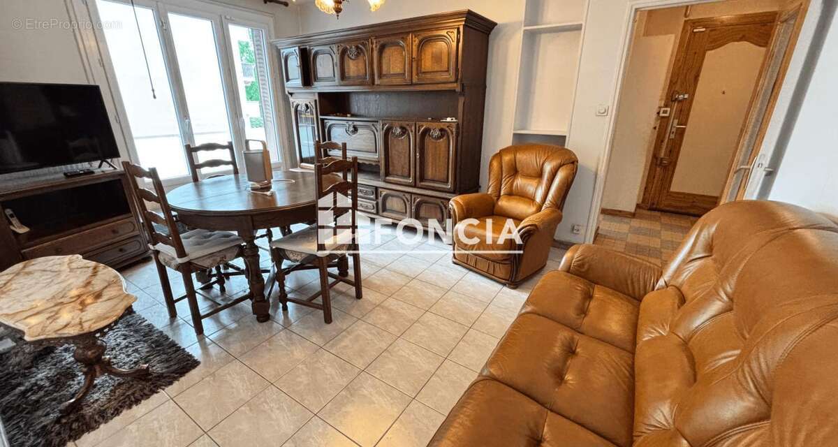 Appartement à SAINT-MARTIN-D'HERES