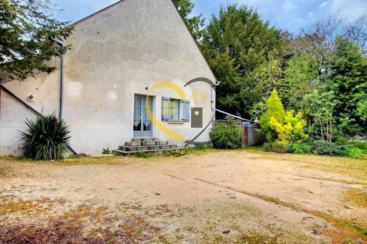 Maison à MEHUN-SUR-YEVRE