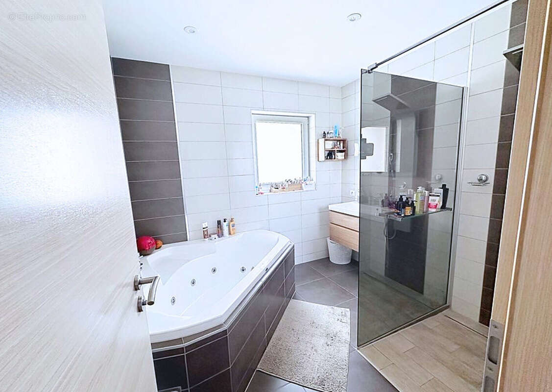 Maison contemporaine de 172 m² habitables - photo 6