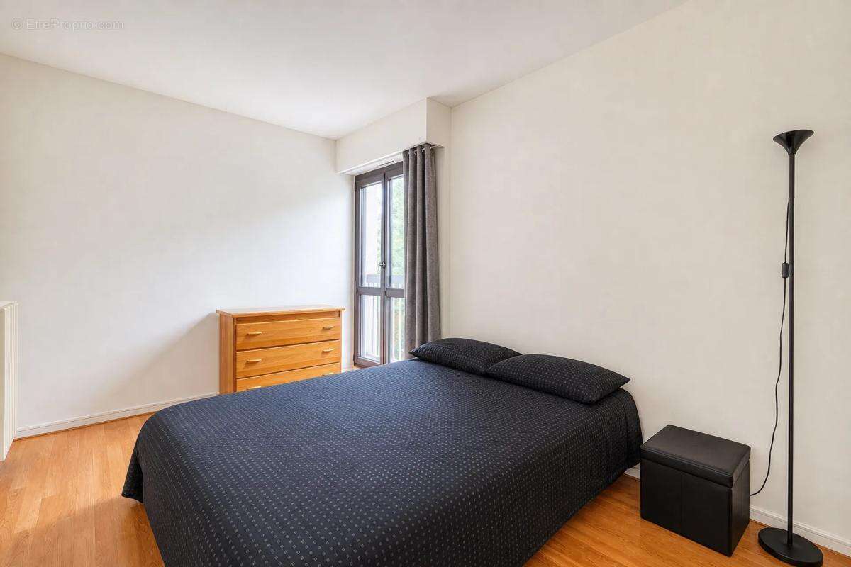 Appartement à LES CLAYES-SOUS-BOIS