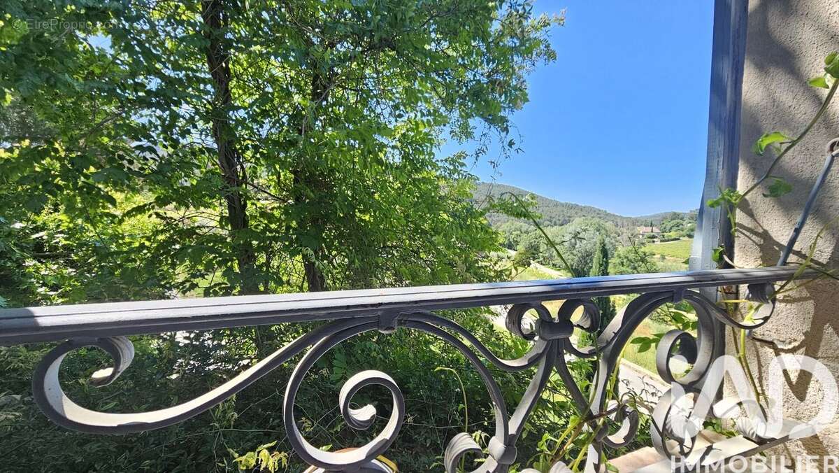 Photo 9 - Maison à LE CASTELLET
