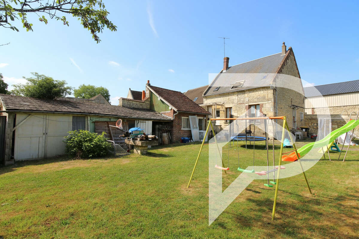 Maison à ESTREES-SAINT-DENIS