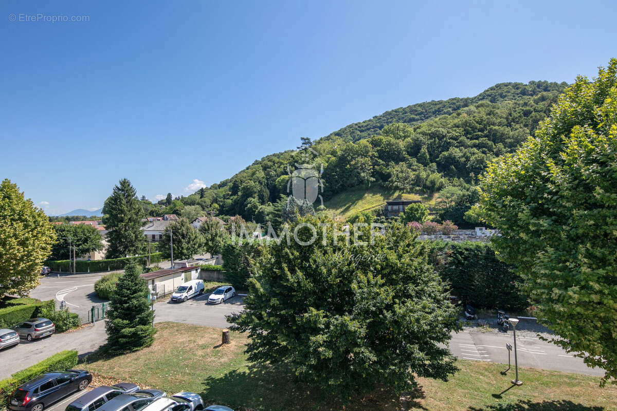 Appartement à SAINT-MARTIN-D'HERES