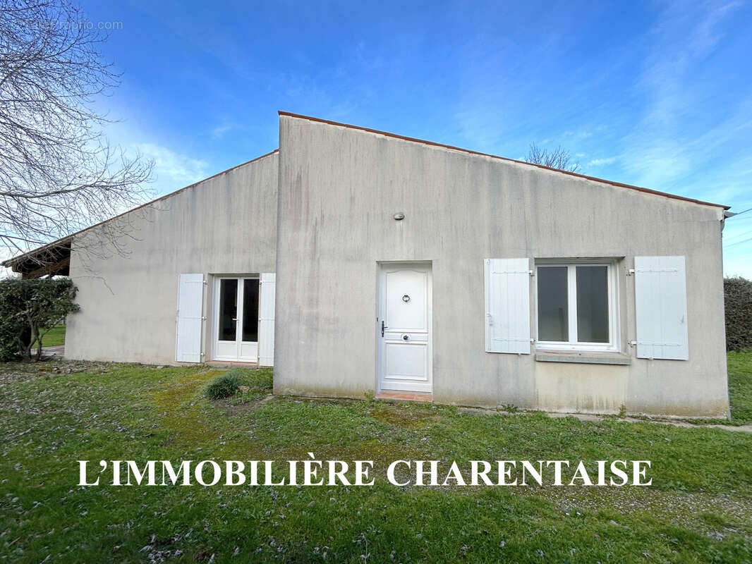 Maison à CORME-ECLUSE