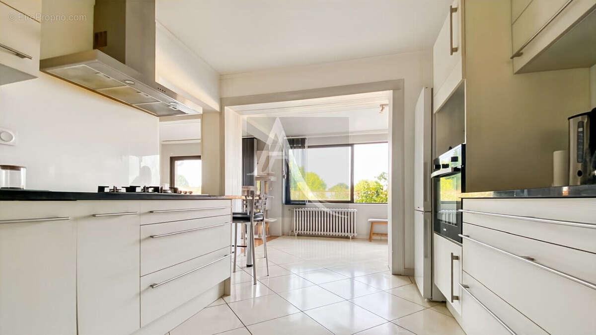 Maison de plain-pied avec piscine et son appartement indépendant - photo 11