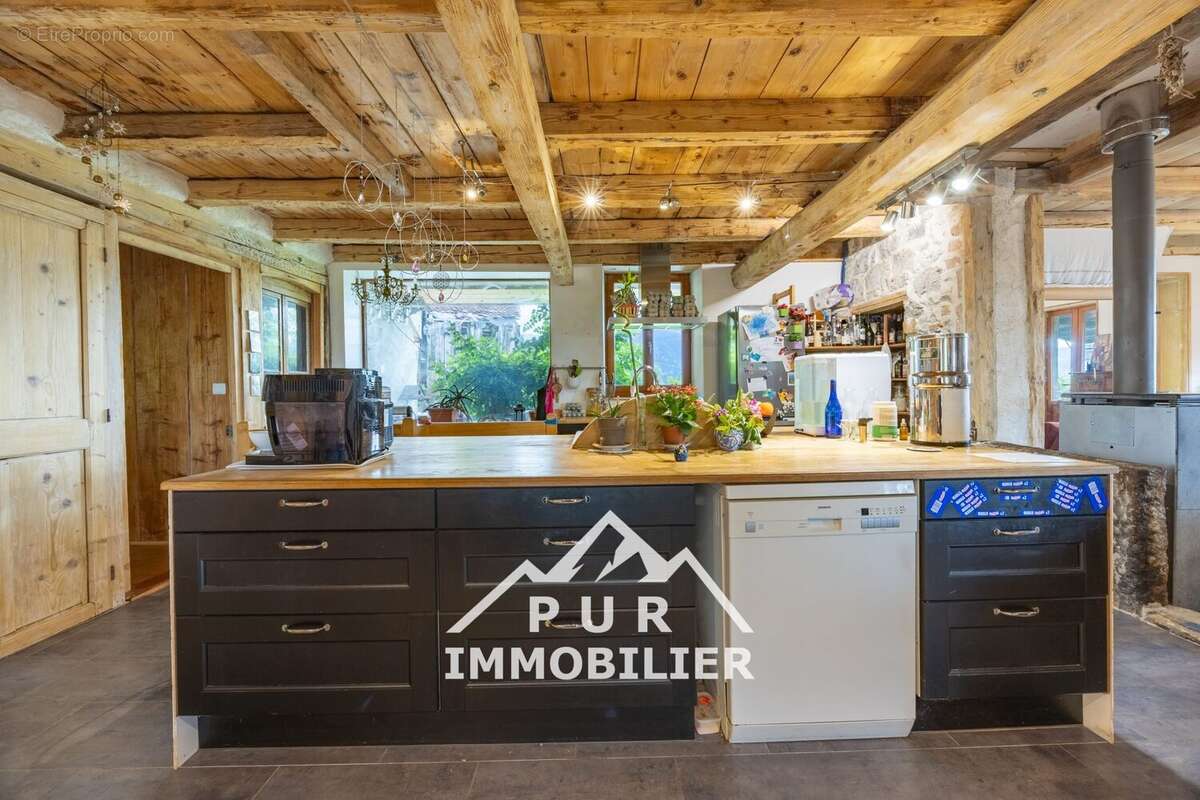 Maison à BONNEVILLE