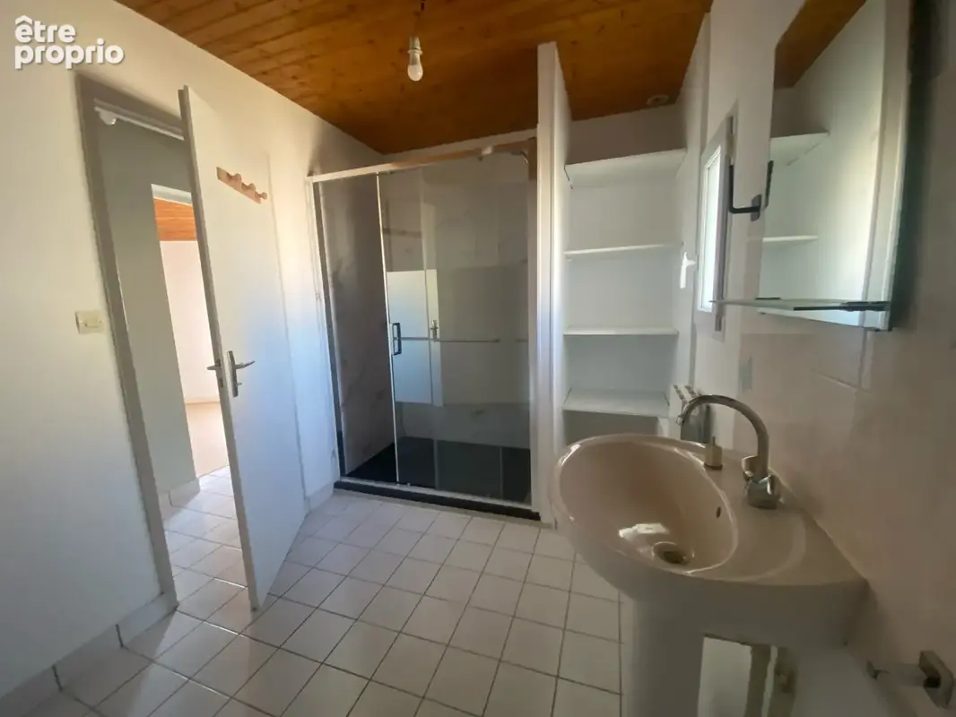 Résidence principale ou investissement locatif NIORT, maison à étage, 2 chambres, terrasse. - photo 8