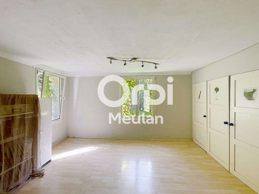 Appartement à SERAINCOURT
