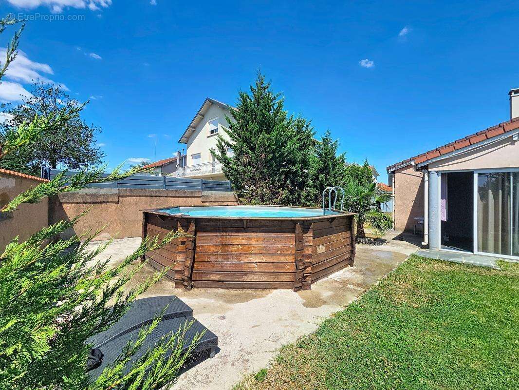 Maison - Plain Pied - 4 Chambres - Garage - Buanderie - Jardin - Piscine - photo 7