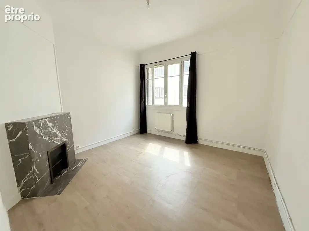Appartement à MARSEILLE-4E