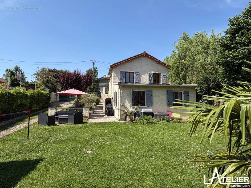 Maison à MAREIL-MARLY