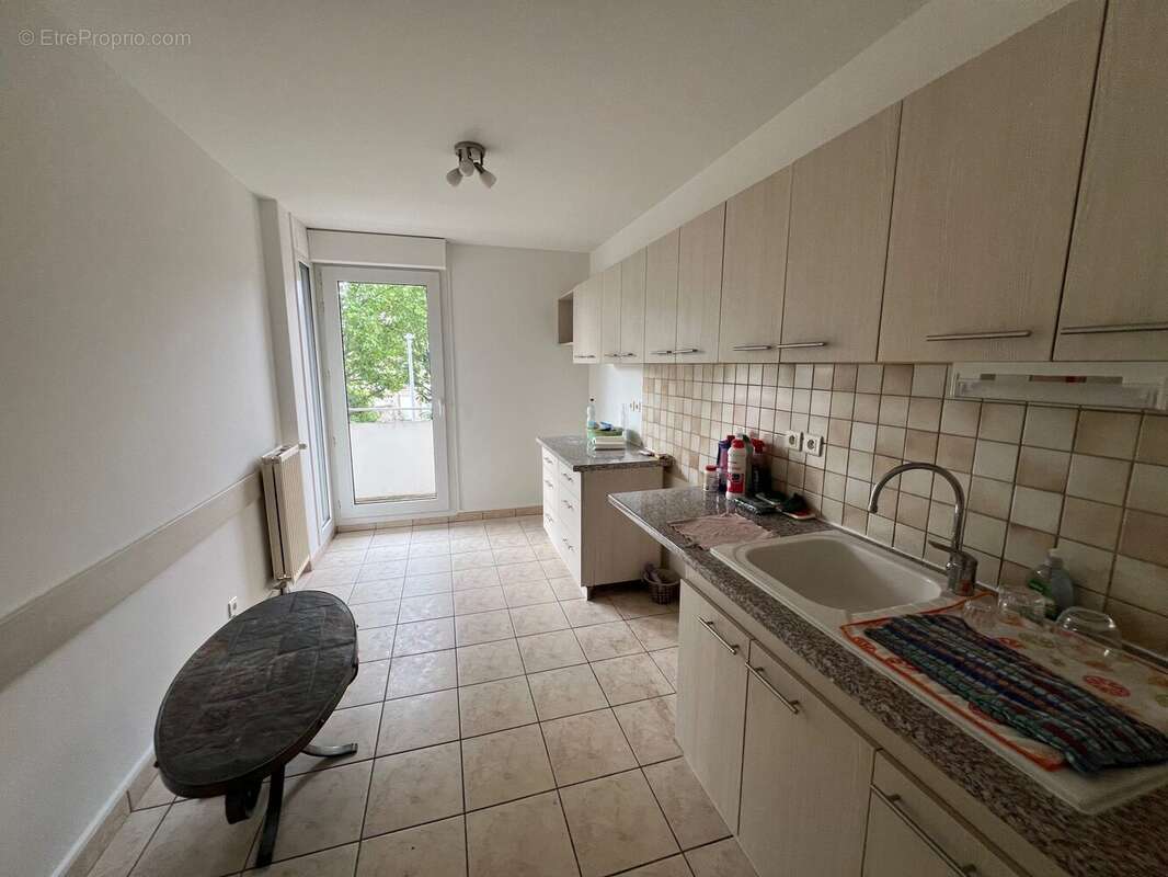 Appartement à SAINT-GENEST-LERPT
