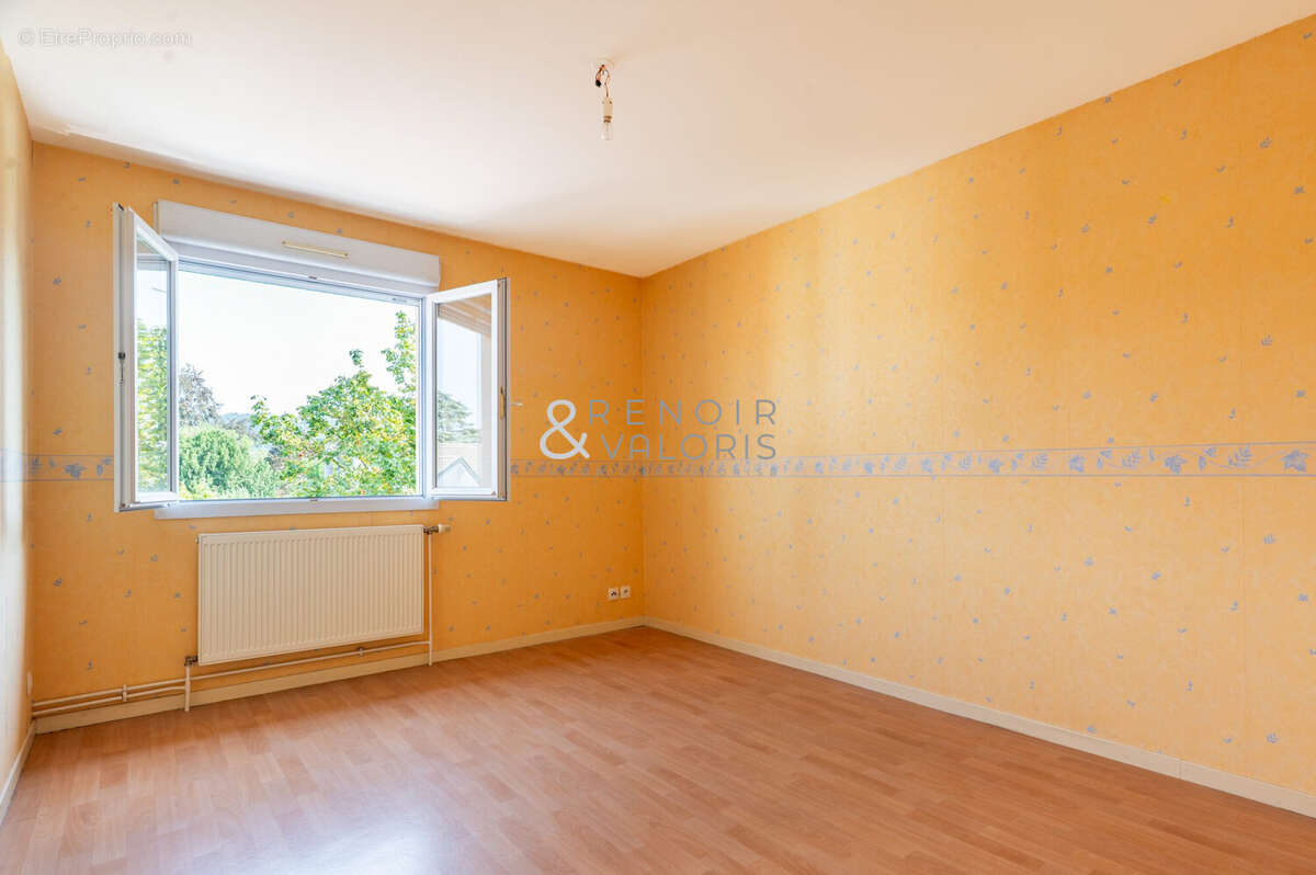 Appartement 114 m² à Neuves-Maisons  - photo 8