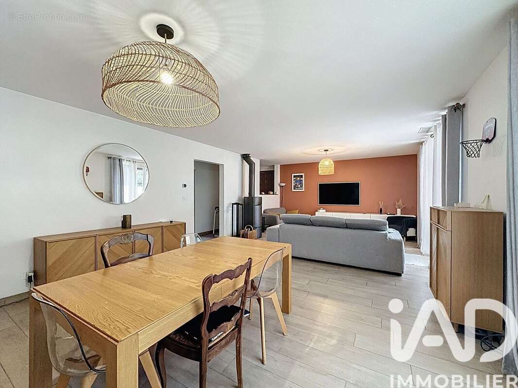 Maison 189 m² à Carnoux-En-Provence  - photo 2