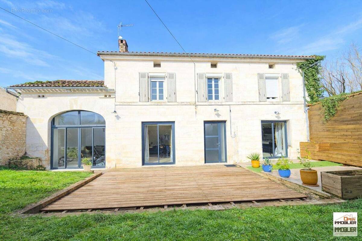 Maison à CHATEAUNEUF-SUR-CHARENTE