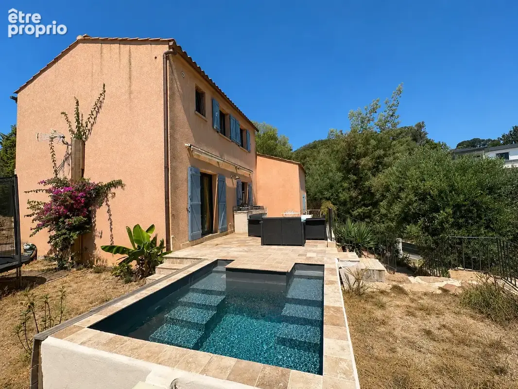 Villa de 120 m2 avec appartement indépendant — Terrain de 965 m2 — Piscine - photo 2