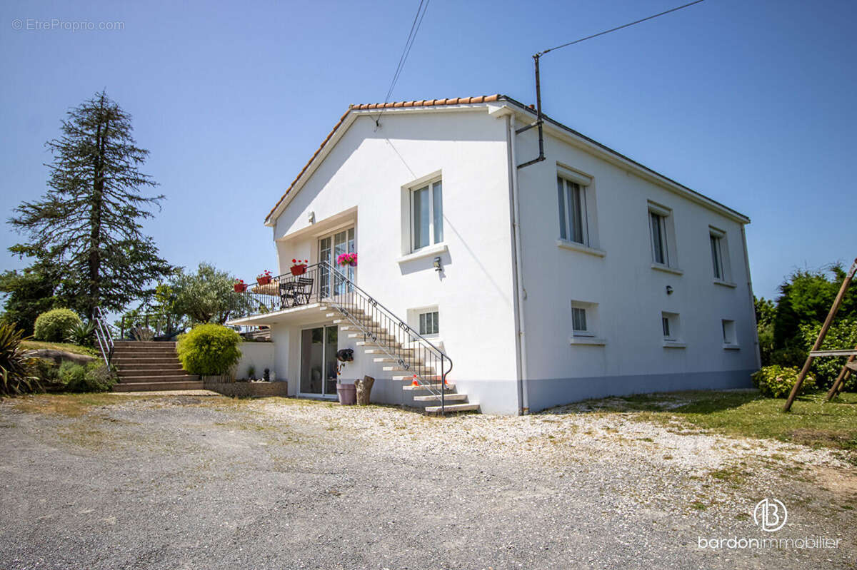 Maison 7 pièces - 137.1 m2 - Bois-De-Céné - photo 2
