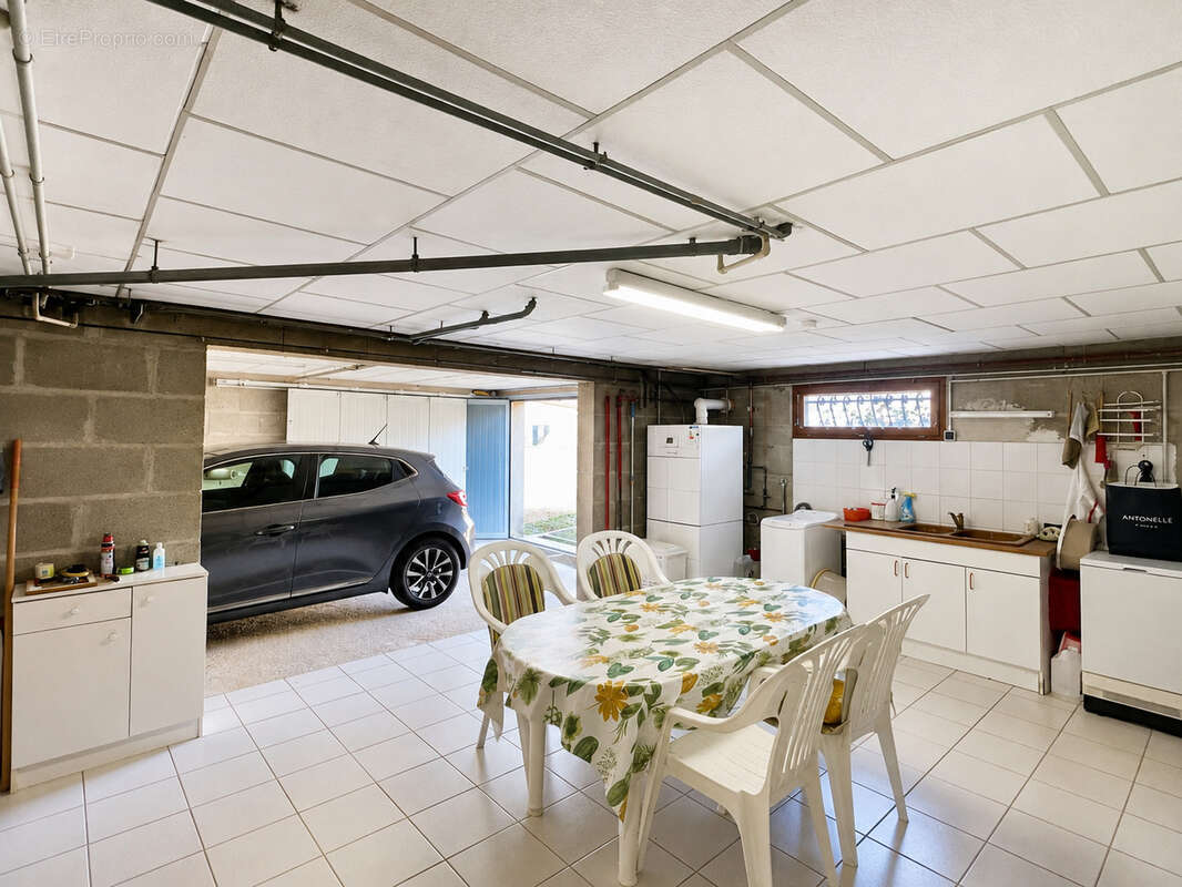 VERETZ - MAISON FAMILIALE - 141 m2 habitables sur sous-sol - photo 17