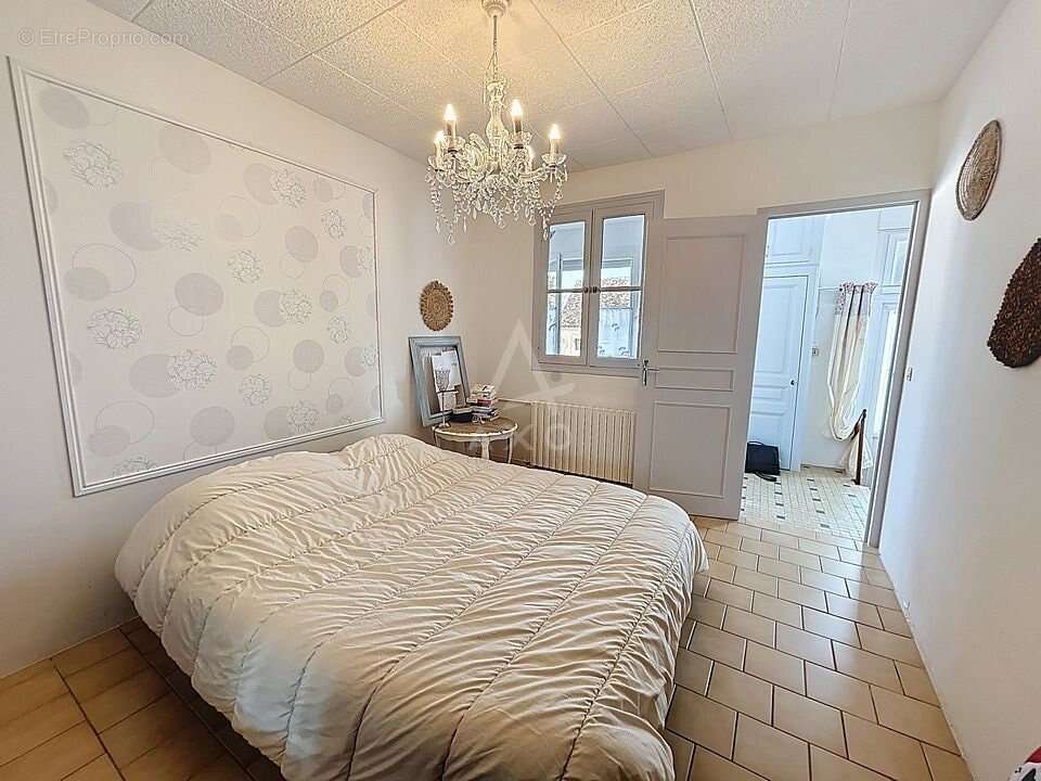 Maison à SAINT-COSME-EN-VAIRAIS