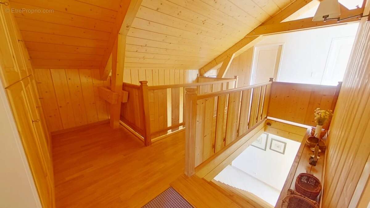 Magnifique Maison avec 6045m² de terrain et vue dégagée - photo 8