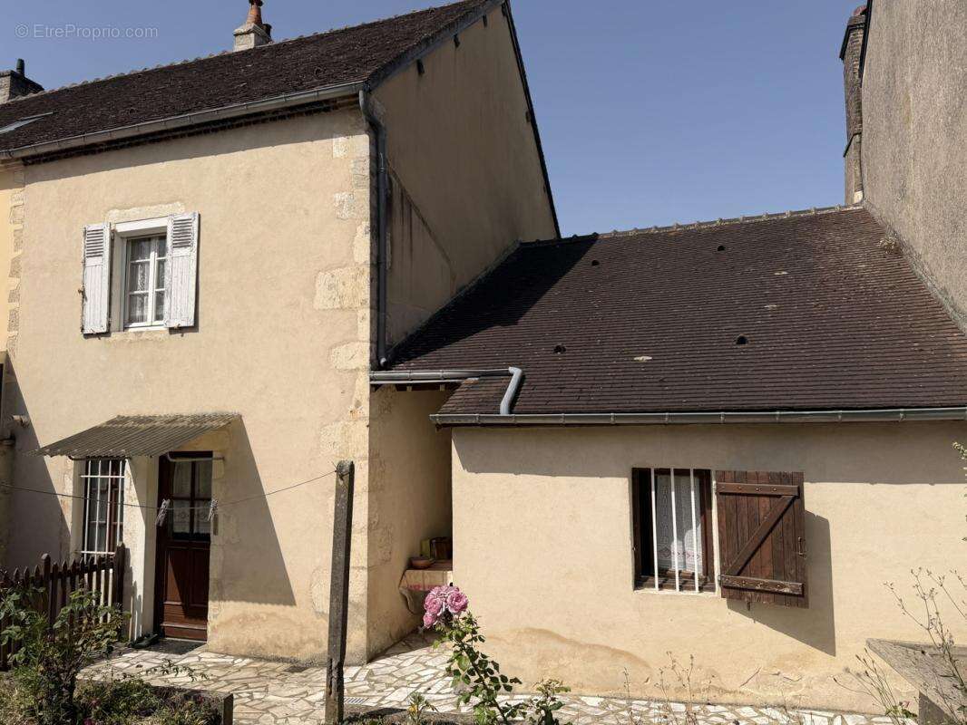 Maison en pierre avec jardin et garage à Bellême (61130) - photo 2