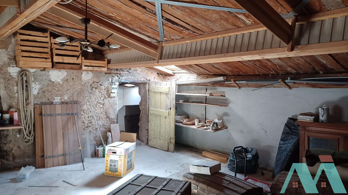 Appartement à SIGNES