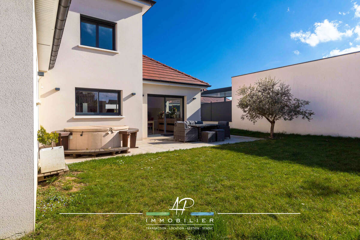 Maison à SAINT-JULIEN