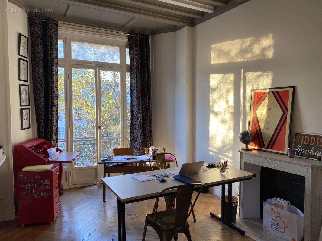 Appartement à PARIS-11E