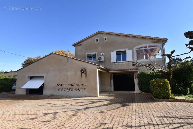 Maison à SAINT-JULIEN-DE-PEYROLAS