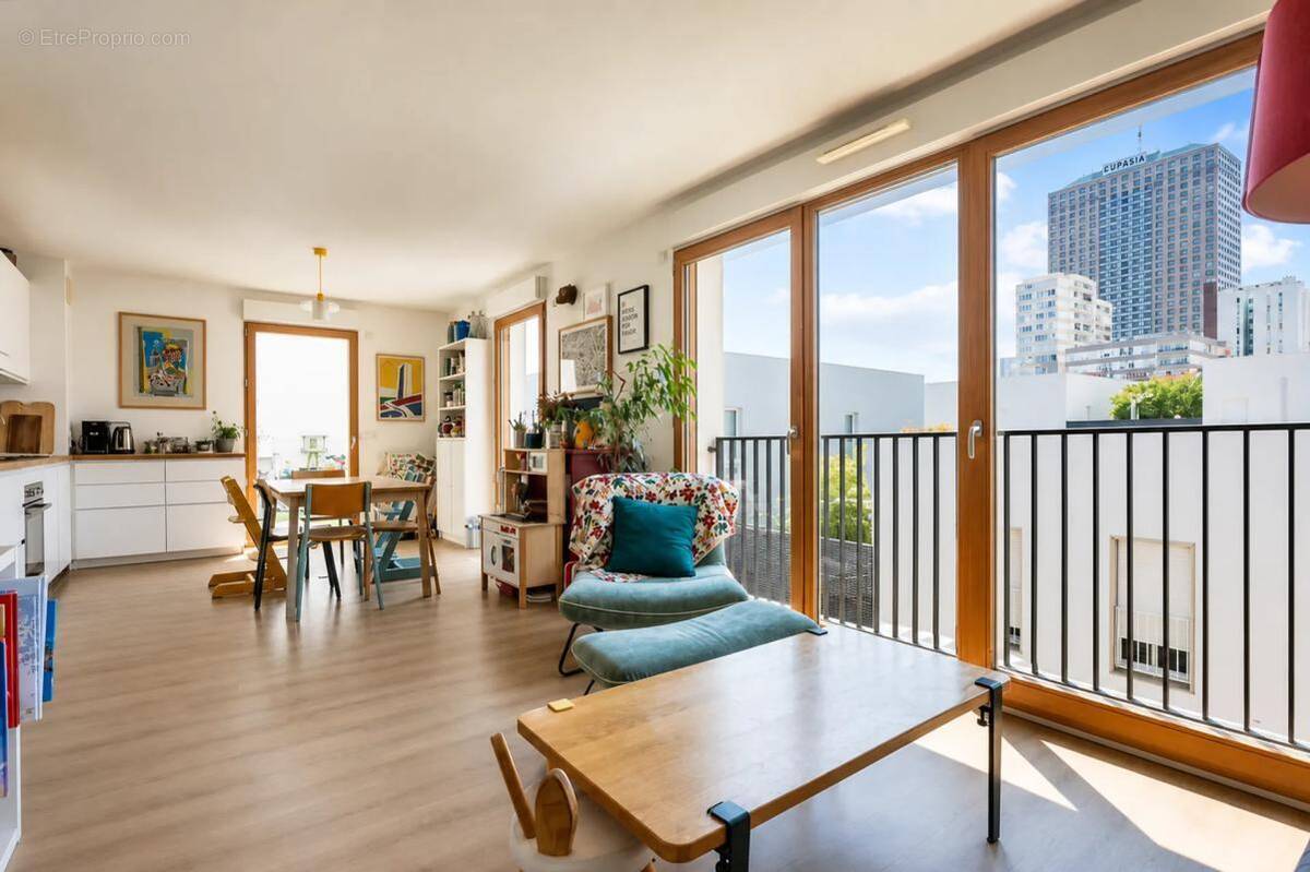 Appartement à AUBERVILLIERS