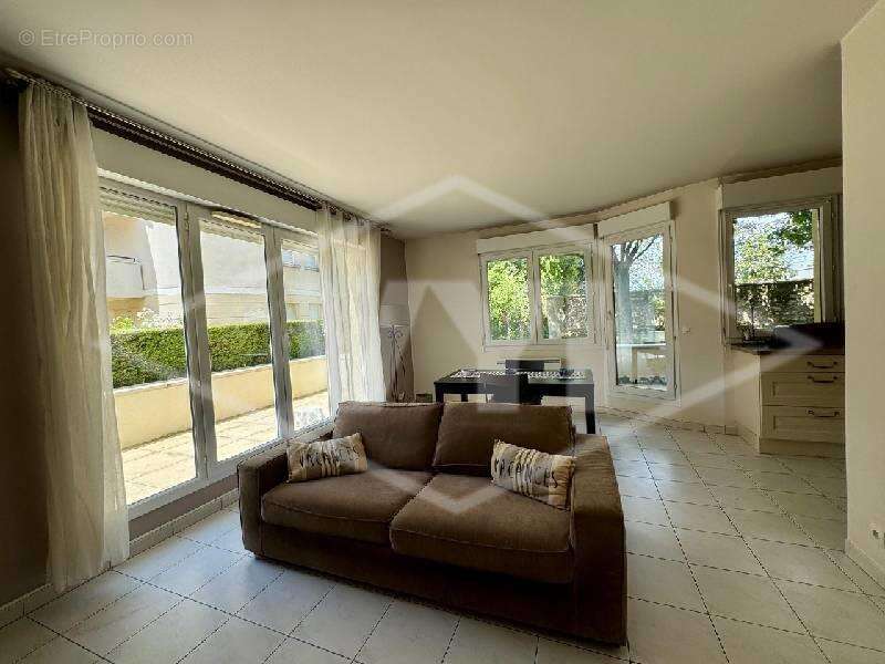 Appartement à COMBS-LA-VILLE