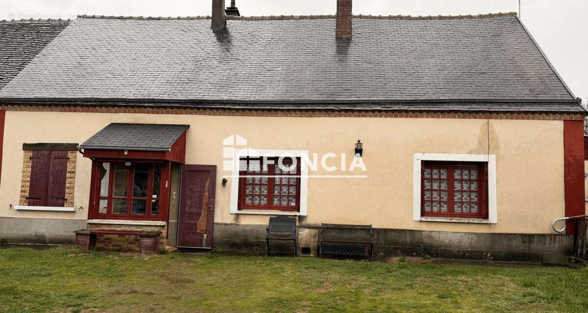 Maison à LE LUART