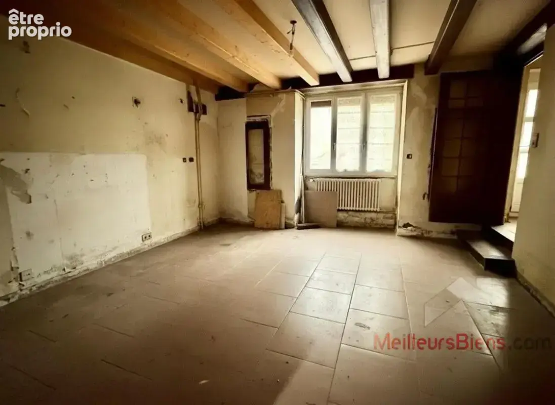 Maison de ville mitoyenne sur 3 niveaux à rénover - Spécial investisseur - Possibilité 3 logements - photo 2
