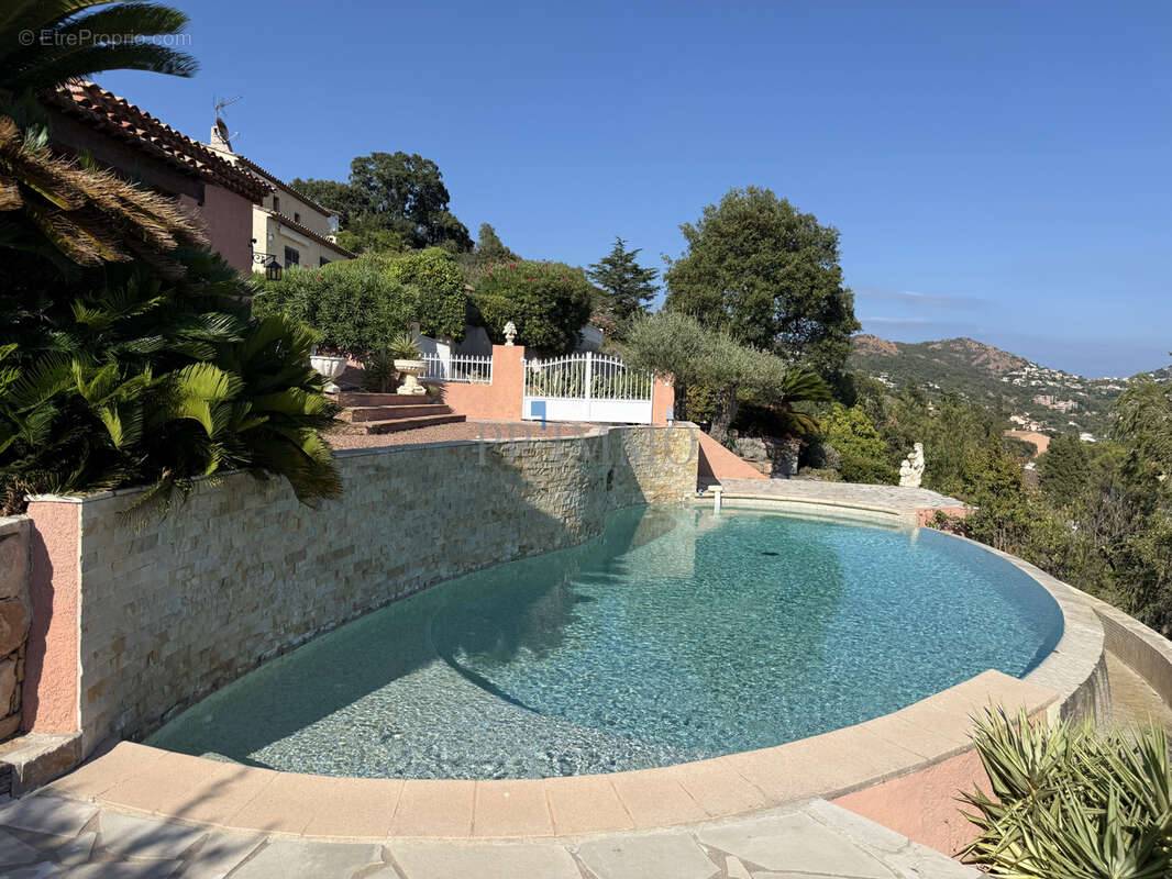 Agay villa 3 chambres garage vue mer - photo 16