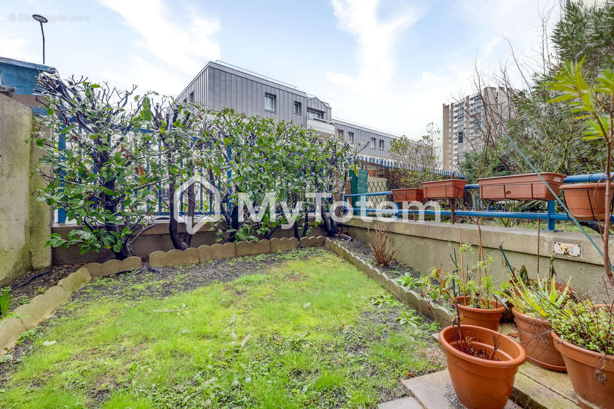 Appartement à LES LILAS