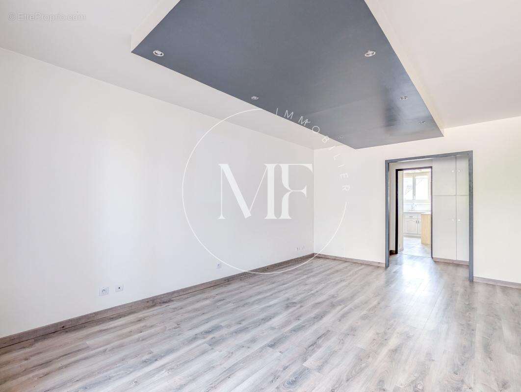Appartement à NANTERRE