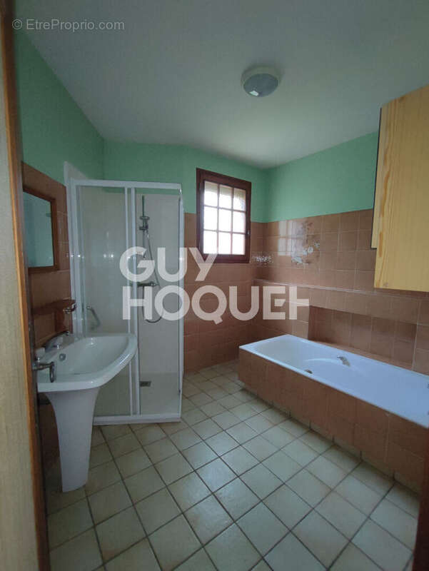 Maison à SAINT-SULPICE-D'ARNOULT