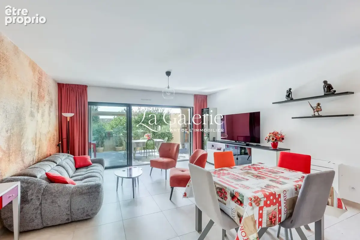 Appartement 3 pièces 79 m² à vendre à Hyeres (83400) - photo 2