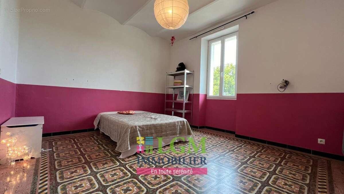 Maison à SAINT-JULIEN-LES-ROSIERS