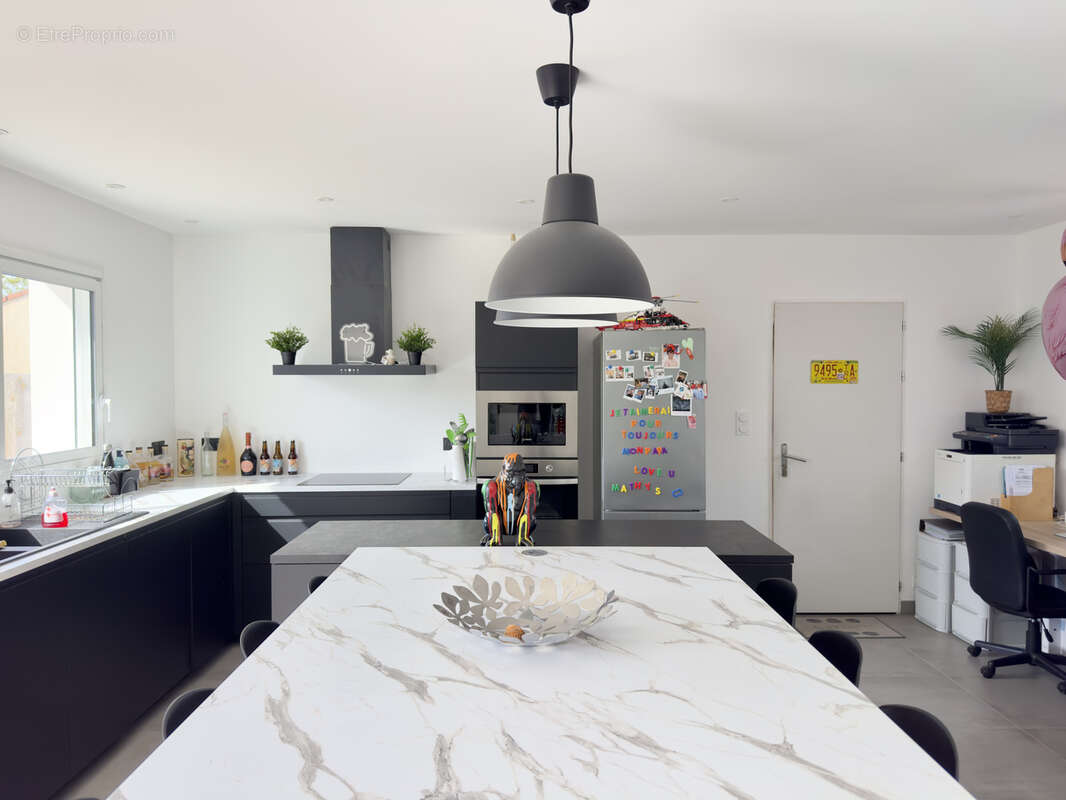 Maison à CHAMPAGNE-LES-MARAIS