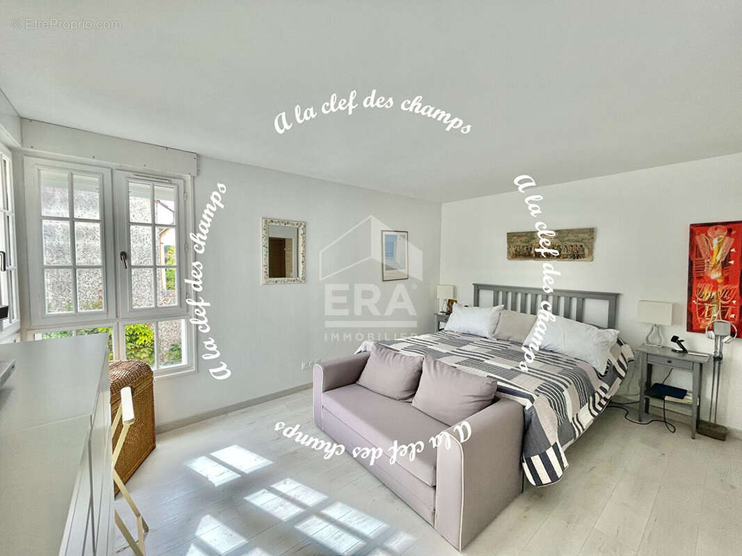 Maison à SAINT-REMY-LES-CHEVREUSE