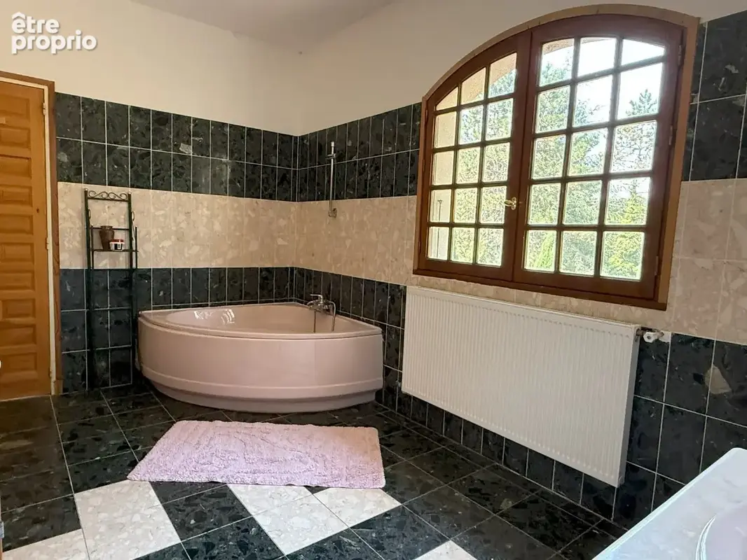 Grande maison familiale contemporaine avec piscine et grand terrain - photo 20