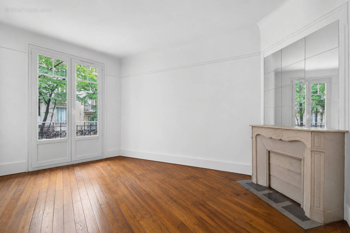 Appartement à PARIS-20E