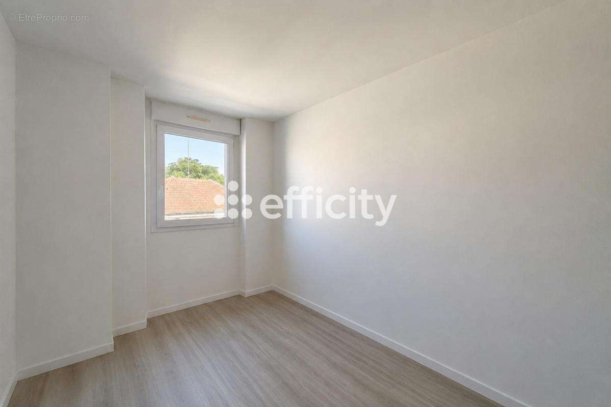 Appartement à BONDY