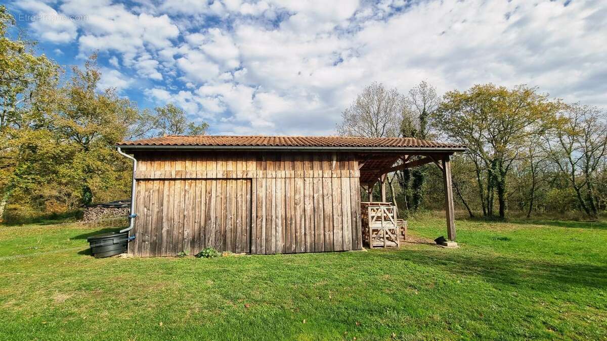 Maison à SAINT-FELIX-DE-VILLADEIX
