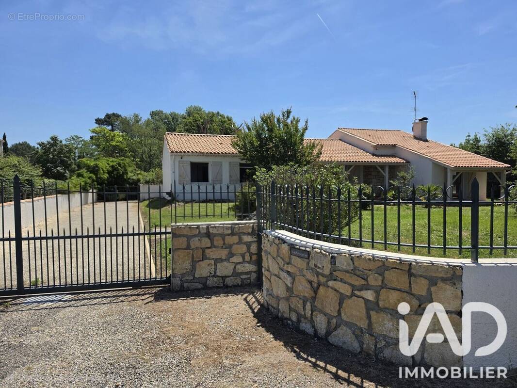 Photo 1 - Maison à CERONS